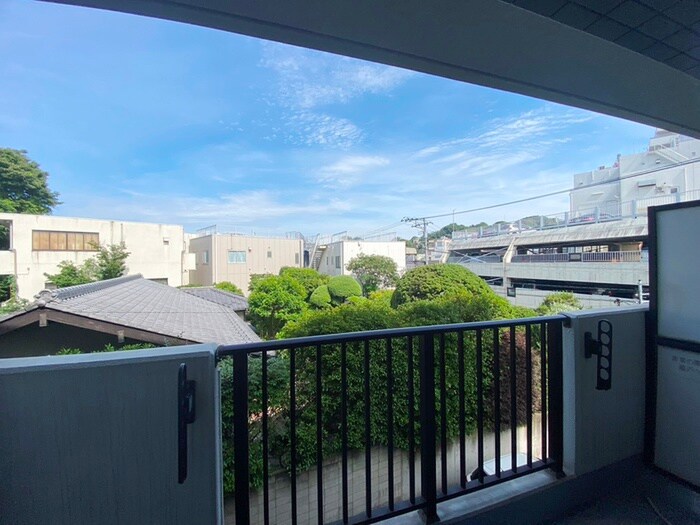 物件内観写真16　(室内からの展望)