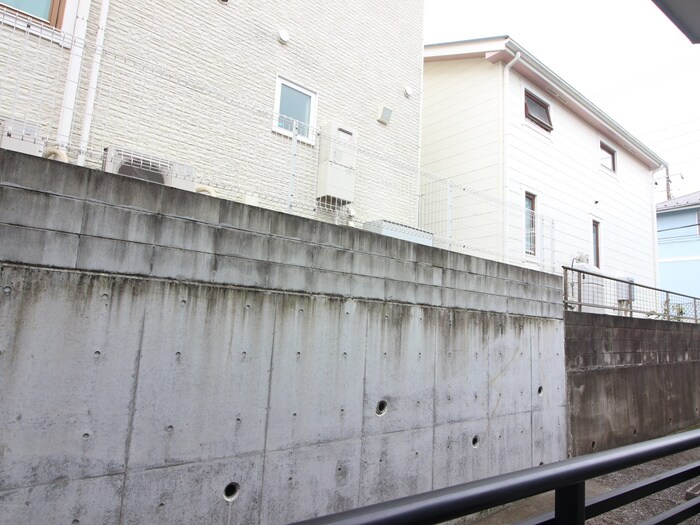 物件内観写真17　(室内からの展望)