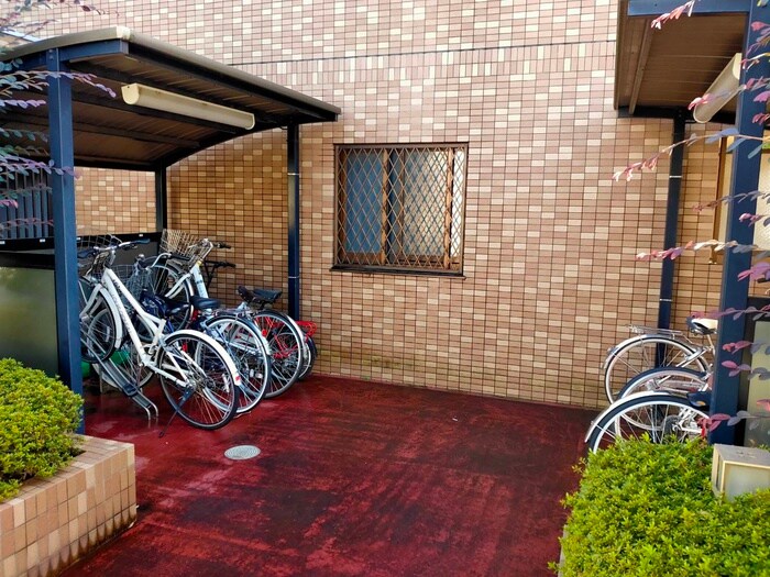 物件外観写真6　(駐輪場)