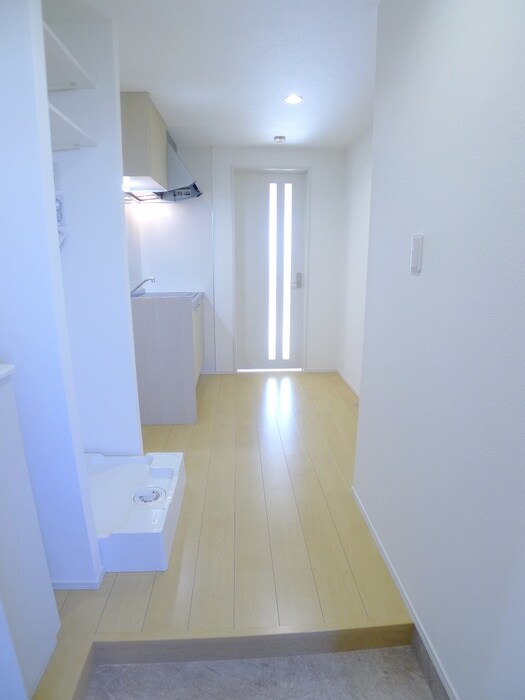 物件内観写真12　(玄関)