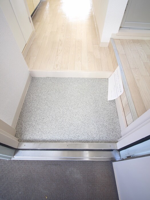 物件内観写真14　(玄関)