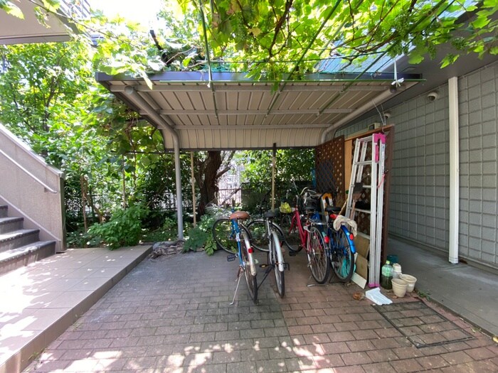 物件外観写真6　(駐輪場)