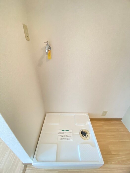 物件内観写真17　(洗濯機置場)