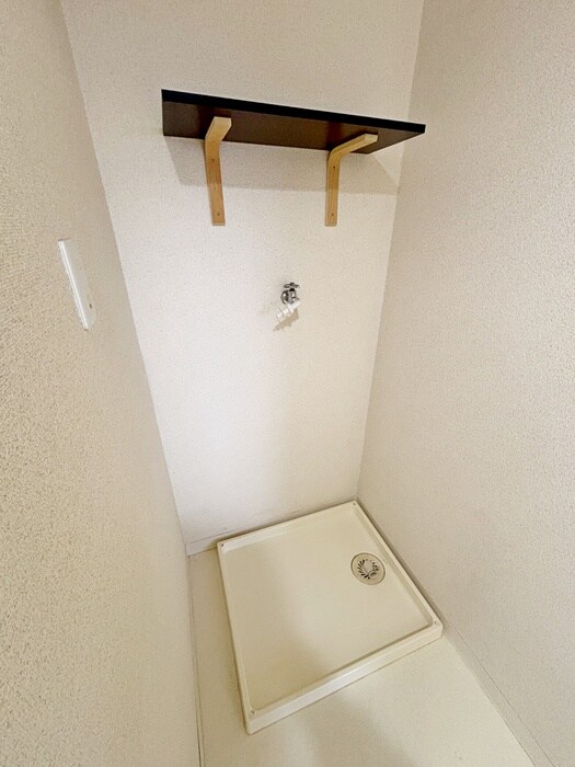 物件内観写真7　(洗濯機置場)