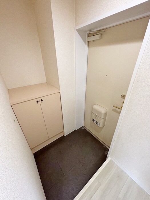 物件内観写真10　(玄関)