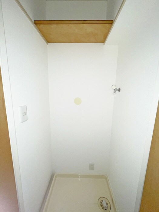 物件内観写真12　(洗濯機置場)