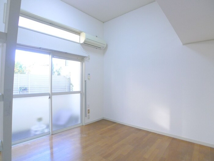 物件内観写真9　(室内からの展望)