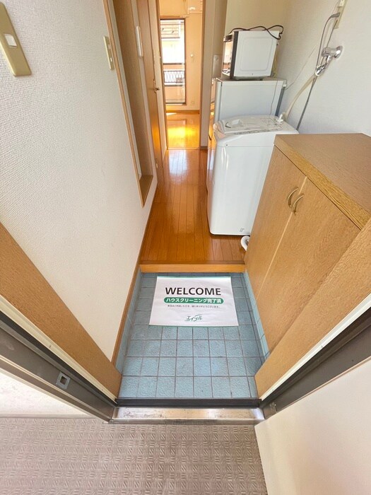 物件内観写真13　(玄関)