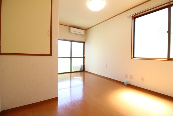 物件内観写真8　(居室)