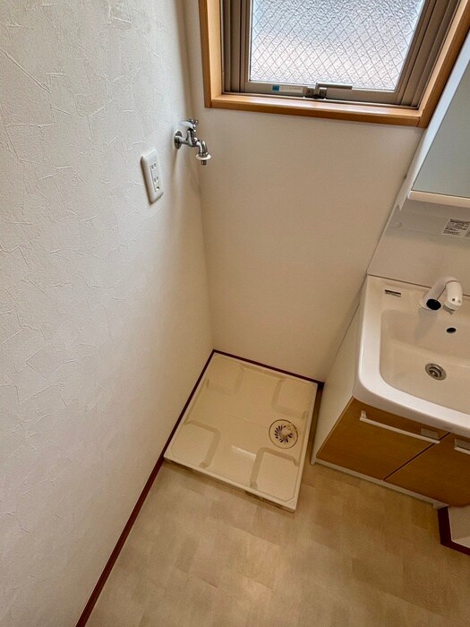 物件内観写真15　(洗濯機置場)