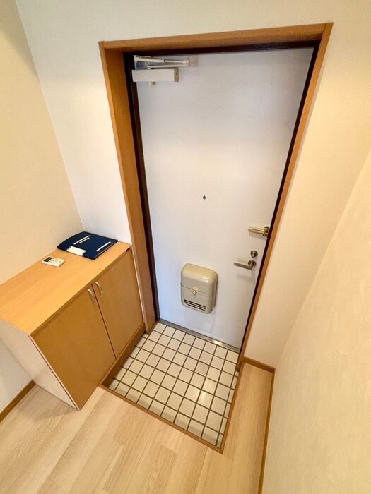 物件内観写真16　(玄関)