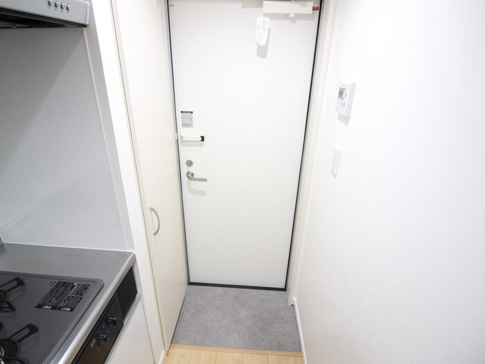 物件内観写真10　(玄関)