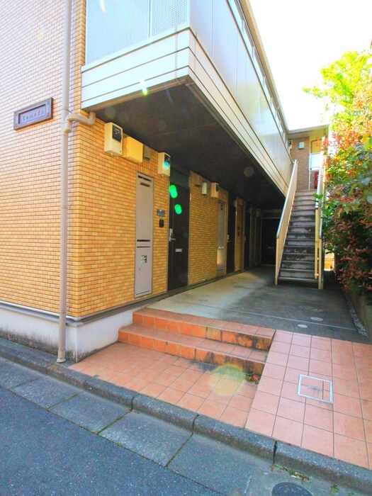 物件外観写真5　(エントランス部分)