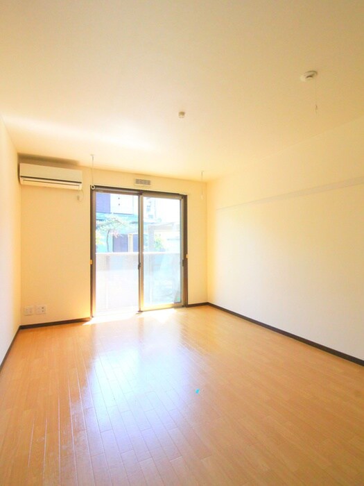 物件内観写真16　(室内からの展望)