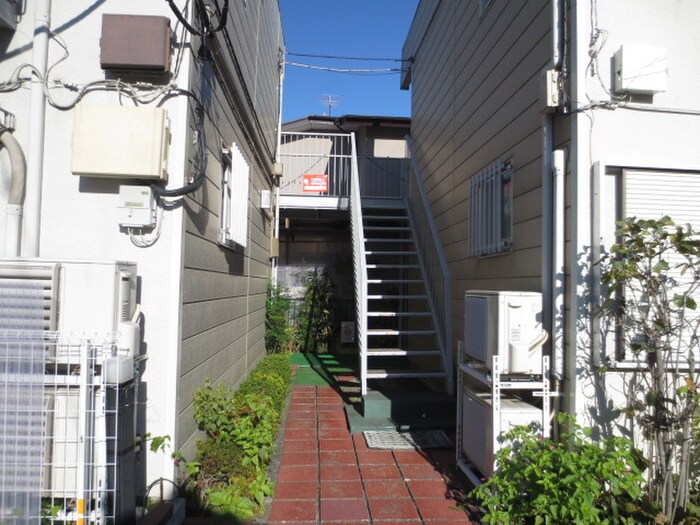 物件外観写真2　(エントランス部分)