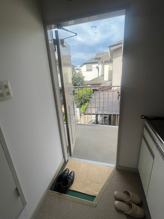 物件内観写真9　(玄関)