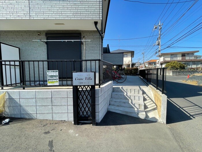 物件外観写真2　(エントランス部分)