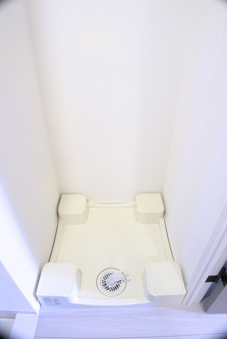 物件内観写真12　(洗濯機置場)