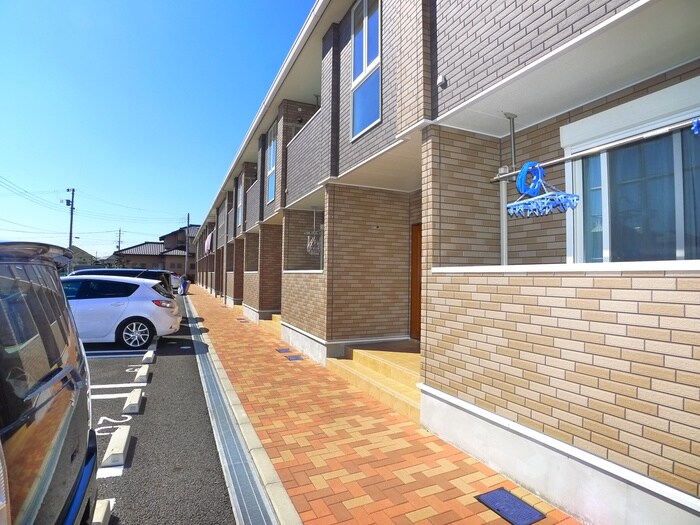 物件外観写真5　(エントランス部分)