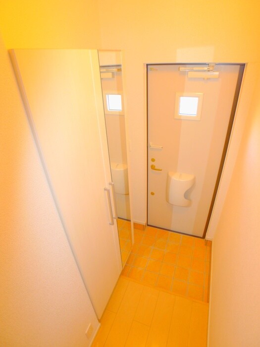 物件内観写真20　(玄関)