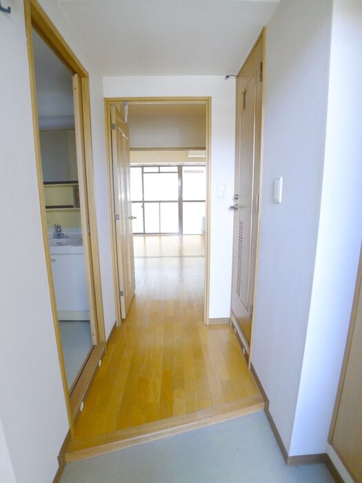 物件内観写真9　(廊下)