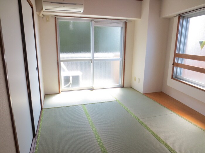 物件内観写真4　(居室)