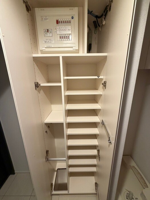 物件内観写真8　(靴箱)