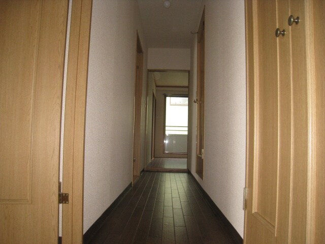 物件内観写真9　(廊下)