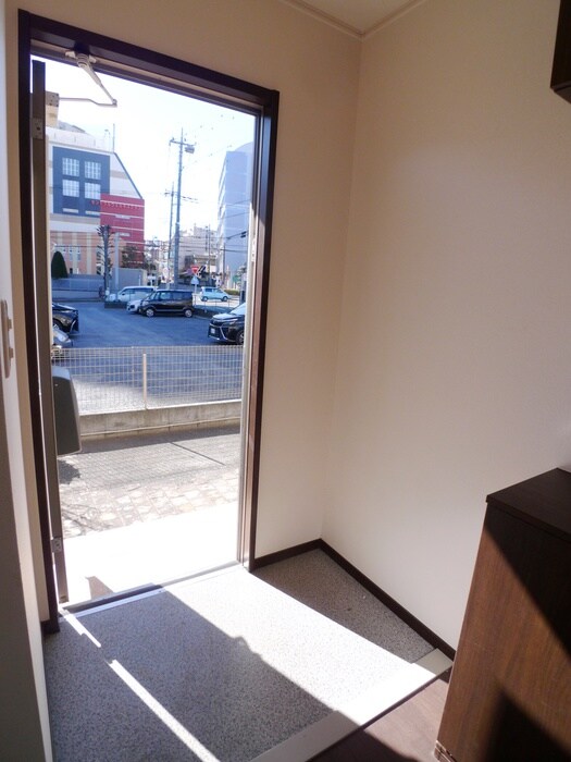 物件内観写真14　(玄関)