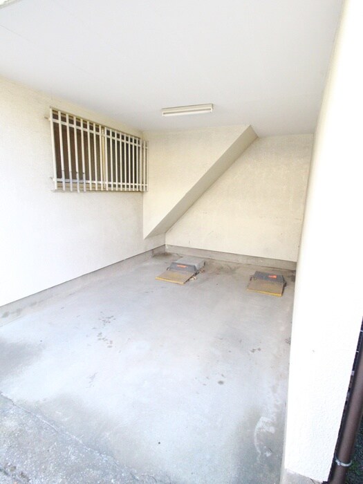 物件外観写真3　(駐車場)