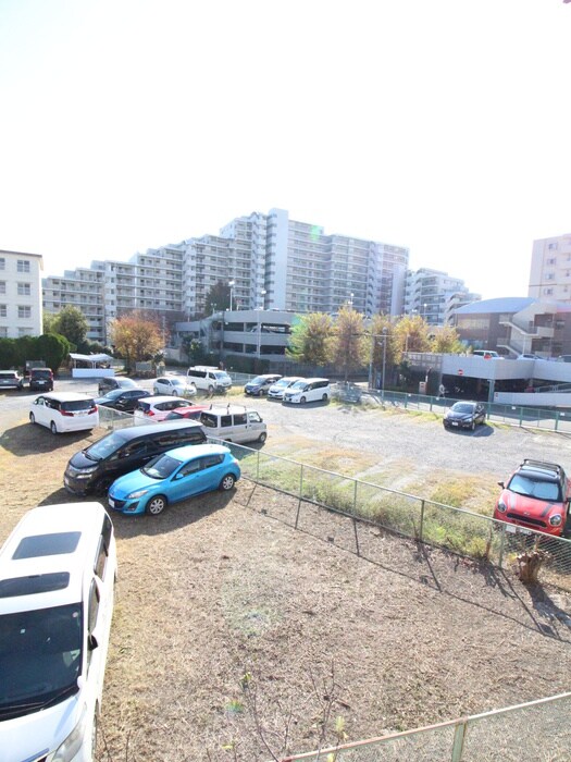 物件内観写真14　(室内からの展望)