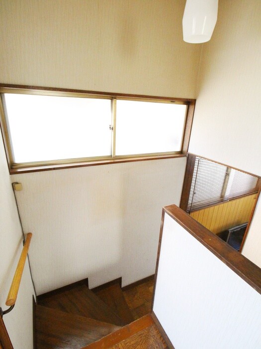 物件内観写真18　(玄関)