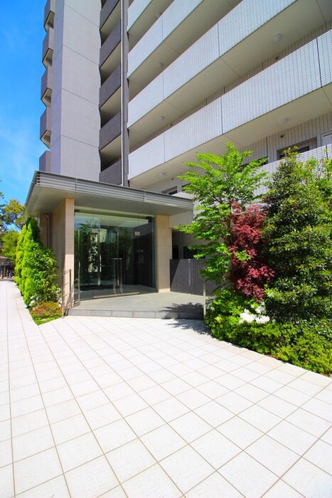 物件外観写真4　(エントランス部分)