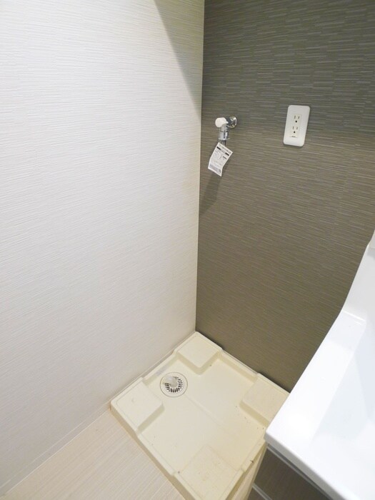 物件内観写真18　(洗濯機置場)