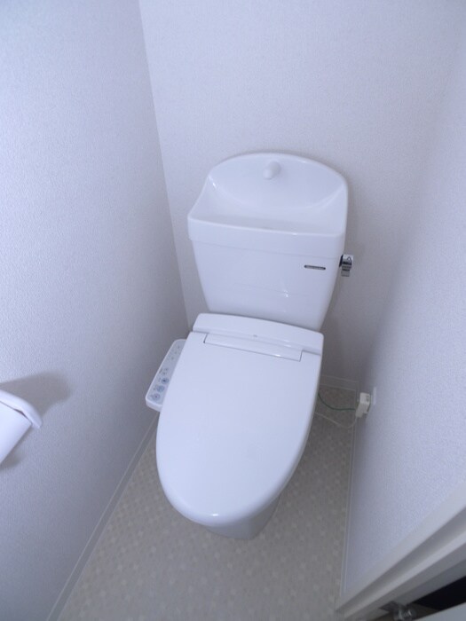 物件内観写真8　(トイレ)