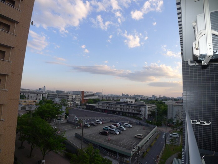 物件内観写真8　(室内からの展望)