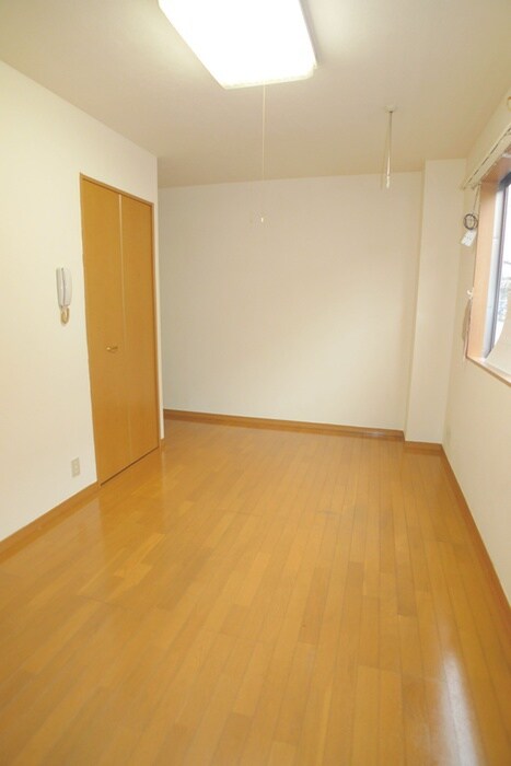 物件内観写真2　(居室)