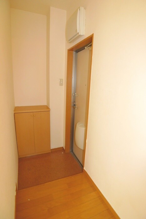 物件内観写真10　(玄関)