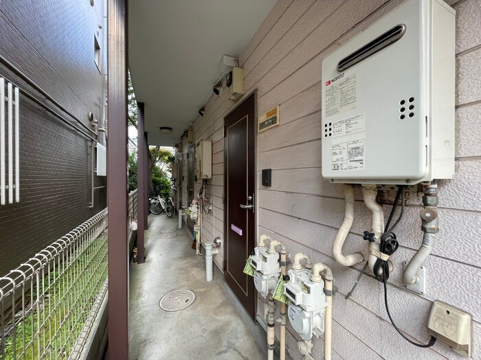 物件外観写真3　(エントランス部分)