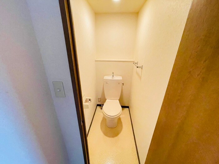 物件内観写真12　(トイレ)