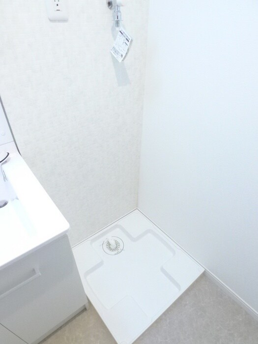 物件内観写真11　(洗濯機置場)