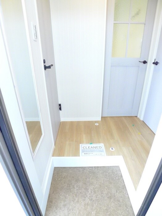 物件内観写真15　(玄関)