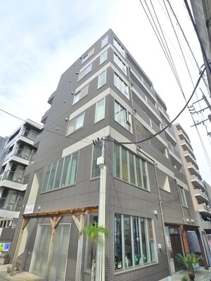 アルバーロ　イーリス外観写真