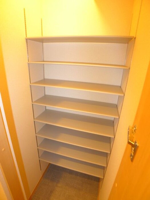 物件内観写真15　(靴箱)