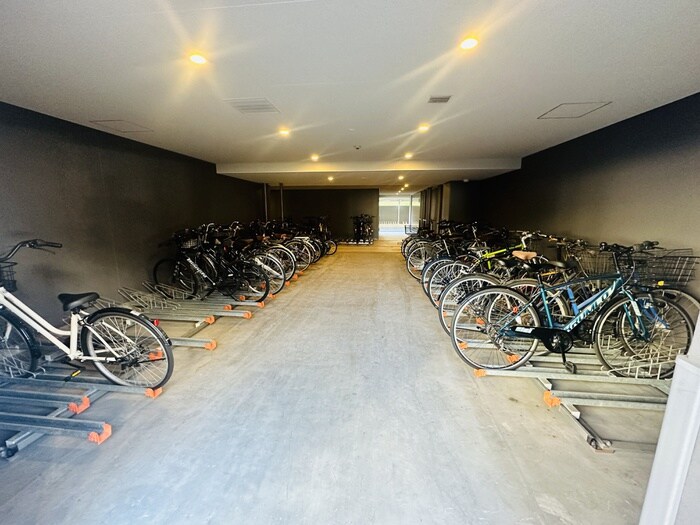 物件外観写真4　(駐輪場)