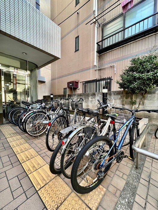 物件外観写真4　(駐輪場)