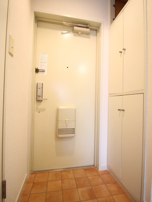 物件内観写真17　(玄関)