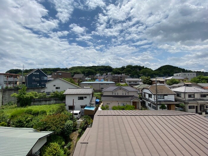 物件内観写真8　(室内からの展望)