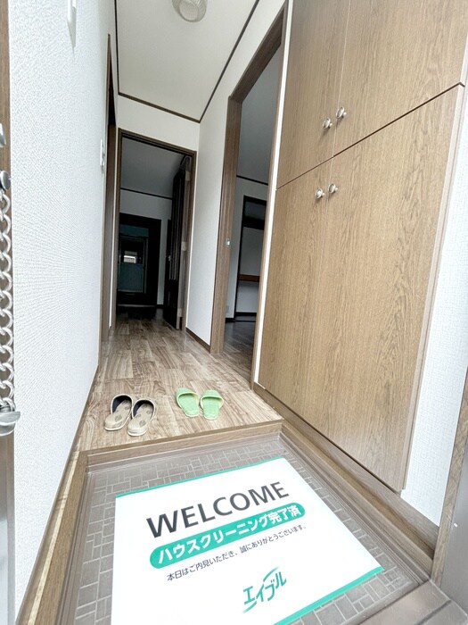 物件内観写真14　(玄関)