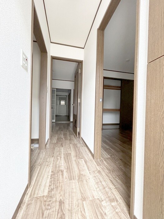 物件内観写真17　(廊下)